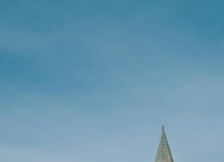 Discover Turkish Art And Calligraphy: Unveil Stunning Cultural Treasures