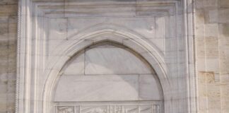 What to Know Before Visiting a Turkish Mosque: Essential Tips Revealed